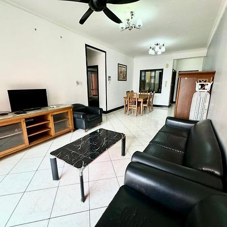 Marina Court Vacation Home 3 Bedrooms - 코타키나발루 외부 사진