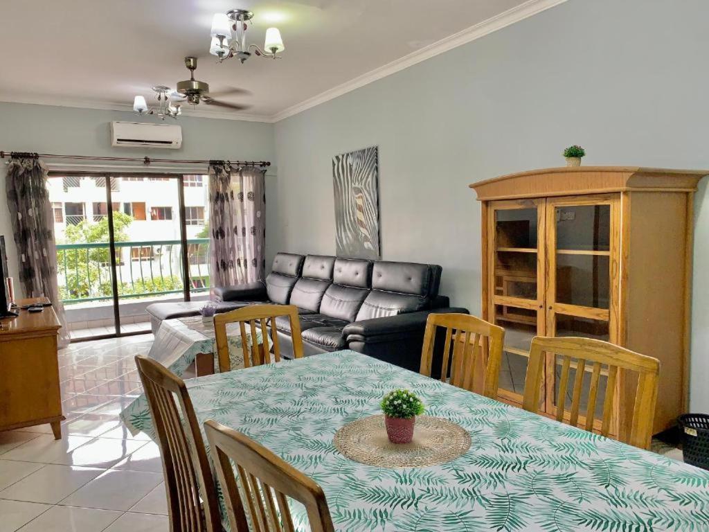 Marina Court Vacation Home 3 Bedrooms - 코타키나발루 외부 사진