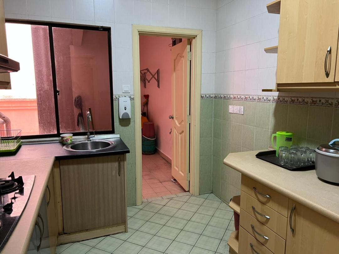 Marina Court Vacation Home 3 Bedrooms - 코타키나발루 외부 사진